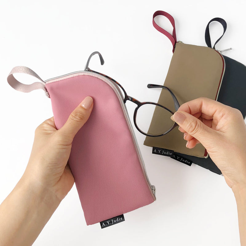 拭けて洗えるめがねポーチ シンプル